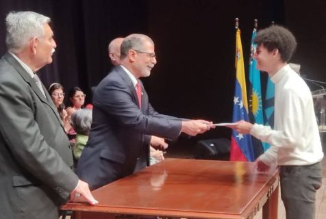 613 estudiantes de la Universidad Rafael Urdaneta reciben reconocimiento por su promedio académico